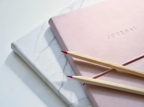 Confianza del consumidor y empleos JOLT en EEUU e indicadores adelantados en la UEM Confianza del consumidor y empleos JOLT en EEUU e indicadores adelantados en la UEM