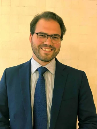 Tres posibles escenarios económicos para Estados Unidos y el dólar a partir de ahora 1 Merca2.es Alvise Lennkh baja Merca2.es