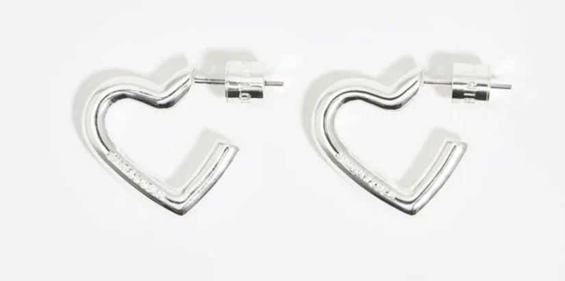 El Corte Inglés rebaja los pendientes de moda de Bimba y Lola ¡No te lo pierdas! 86 Merca2.es 5.- Pendientes en forma de corazón. Precio: € 2720 (reducido de € 32)