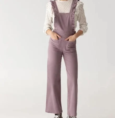 Estos petos largos de Cortefiel son la opción perfecta para un estilo effortless 85 Merca2.es Peto largo color lila con detalles románticos