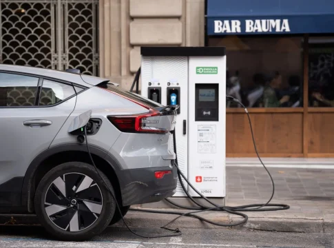 Los vehículos eléctricos aún aumentan su cuota de mercado. Fuente: Agencias