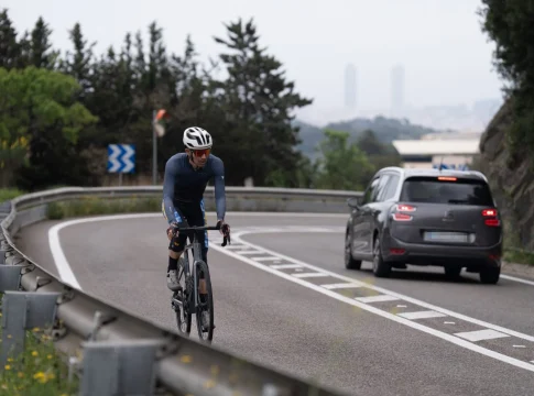 Ciclista en Barcelona. Fuente: Agencias. Ciclista en Barcelona. Fuente: Agencias.