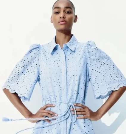 H&M ya presume de sus maravillosas novedades para esta primavera 59 Merca2.es 9. Vestido azul de H&M (59,99 euros)