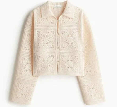 H&M ya presume de sus maravillosas novedades para esta primavera 52 Merca2.es 2. Chaqueta calada de H&M (79,99 euros)