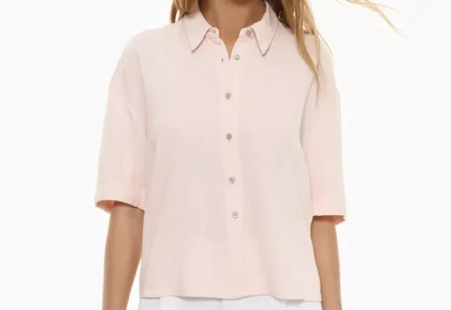 El consejo de las expertas: blusas holgadas y cuñitas