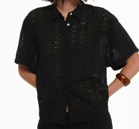 Camisa manga corta calada: delicadeza y frescura