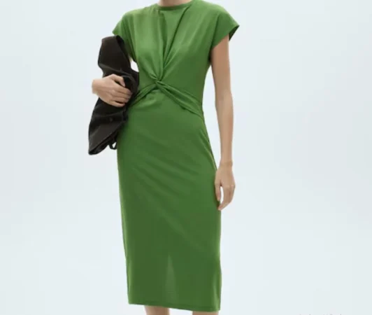 6. Vestido con nudo - € 35.99