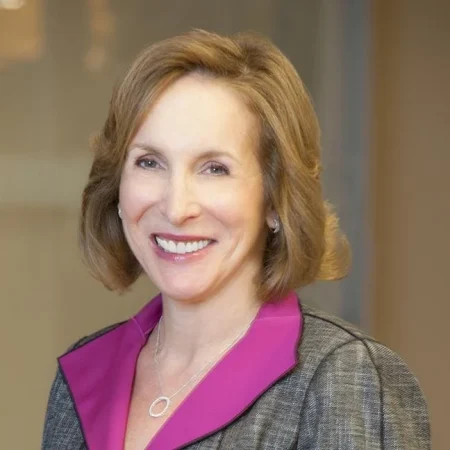 ¿Qué implican los aranceles de Donald Trump para las carteras? 1 Merca2.es Nanette Abuhoff Jacobson Global Investment and Multi Asset Strategist 1 Merca2.es