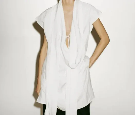 Camisa batín (149 euros)