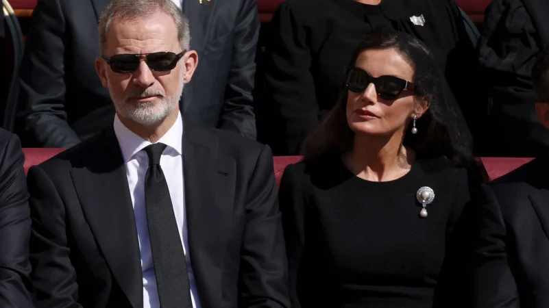 La reina Letizia toma una decisión tras quedarse sin luz en el Palacio de la Zarzuela 40 Merca2.es Pilar Eyre critica el encuentro entre la reina Letizia y Melania Trump 3 Merca2.es
