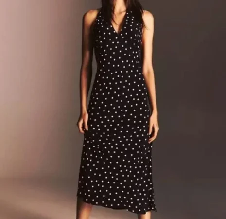 Pull & Bear destaca las faldas bohemias y blusas de tul esta semana 6 Merca2.es Falda con estampado de lunares (25,99 euros)