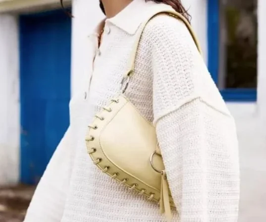 Pull & Bear destaca las faldas bohemias y blusas de tul esta semana 16 Merca2.es Accesorios imprescindibles para completar tu look