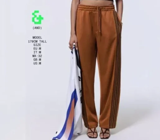 9 Pantalones deportivos de Pull & Bear (22.99 euros)