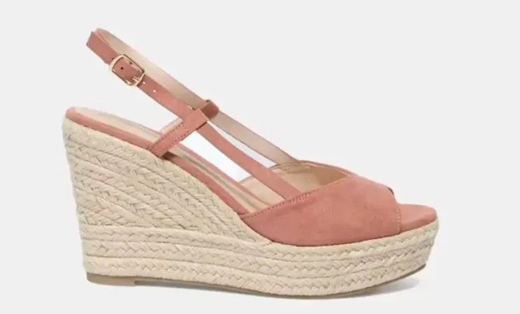 4.- Alpargatas de cuña alta – 25.99 euros