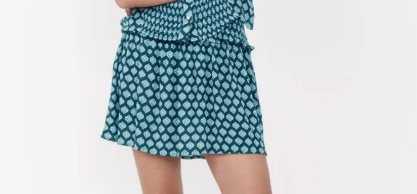 Springfield y La Vecina Rubia unen sus fuerzas con una colección llena de personalidad 16 Merca2.es 6. Falda mini Elsa en tejido bambula