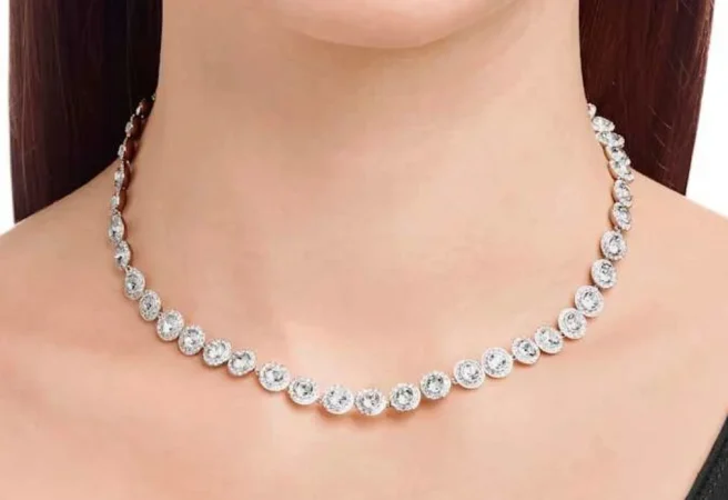 Consejos para mantener tu collar Swarovski Una Angelic en buen estado
