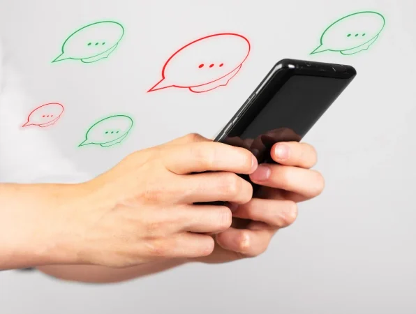 Modo avión y WhatsApp: la combinación que rompe el doble check azul sin que el remitente lo sepa 27 Merca2.es Cómo activar el modo avión en segundos