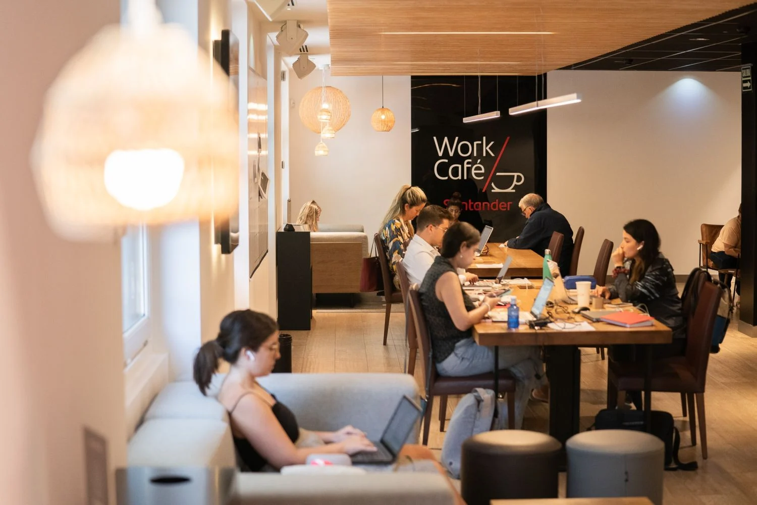 Workcafe.es, la nueva web de Banco Santander que reune a los usuarios de la Comunidad Work Café 1 Merca2.es Work Cafe. Banco Santander Merca2.es
