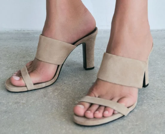 1.- Suede con talón (€ 49.95)