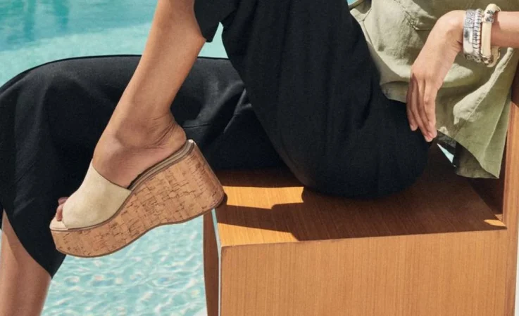 5.- Sandals Wedge Serraje (€ 45.95)