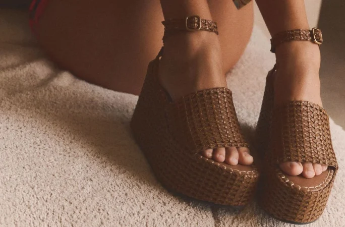 Las sandalias con plataformas para el verano son la elección obvia