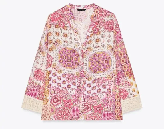 6. Blusa con estampado multicolor de Zara - 27,95 euros