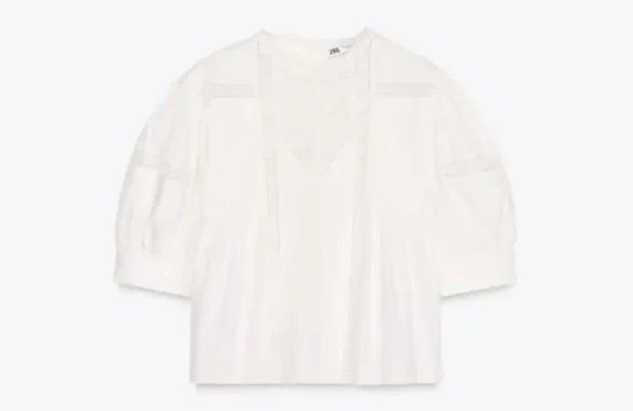 3. Blusa puntilla ZW Collection de Zara – 35,95 euros