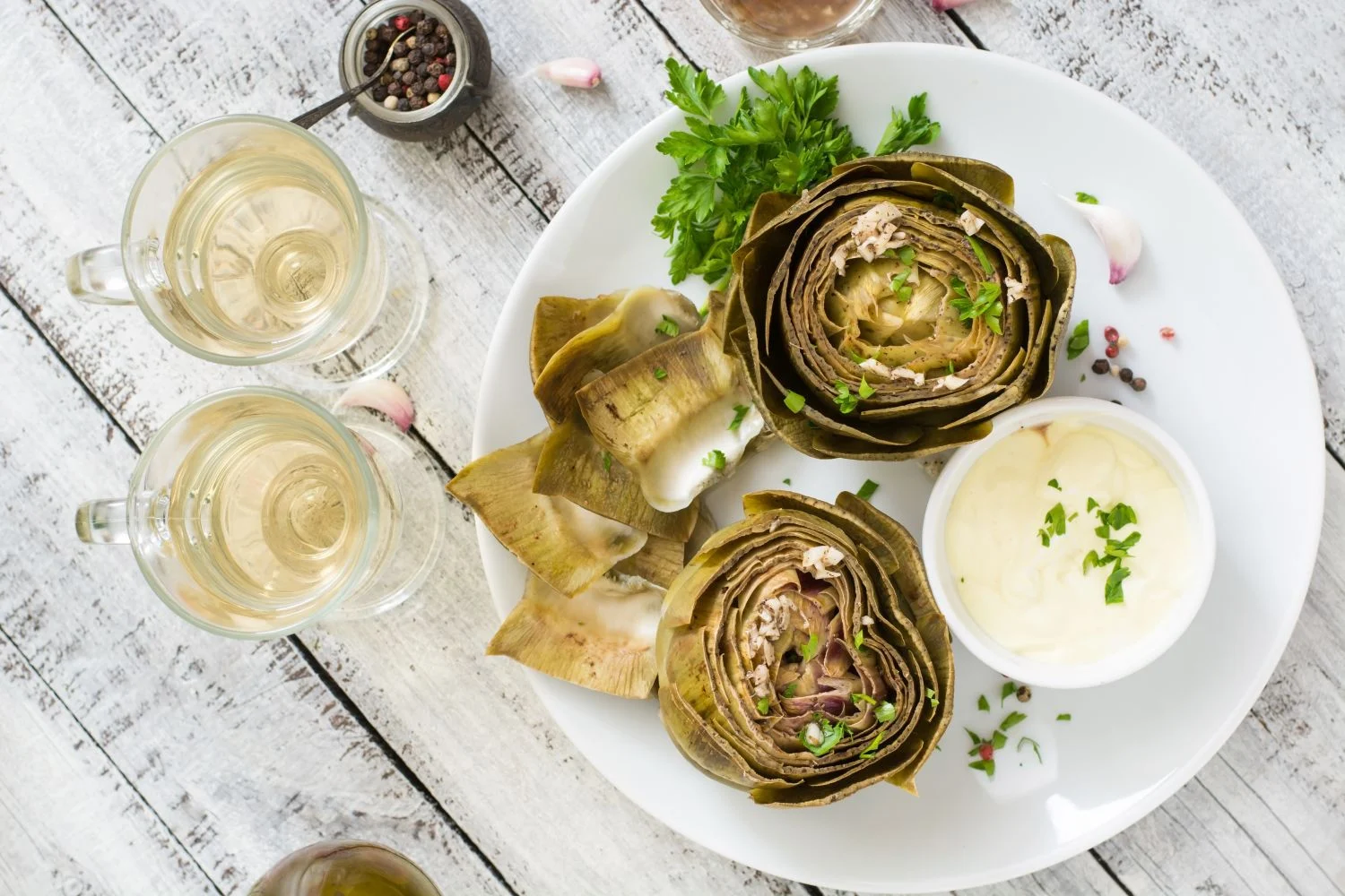 Flores de alcachofa a la plancha con jamón: Un plato exquisito y refinado