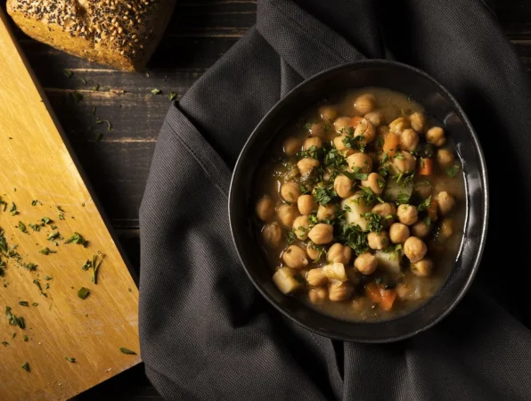 bowl filled with beans top view Merca2.es