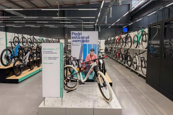 decathlon inaugura su primera pro shop de ciclismo de segunda vida en espana 600x400 1 Merca2.es