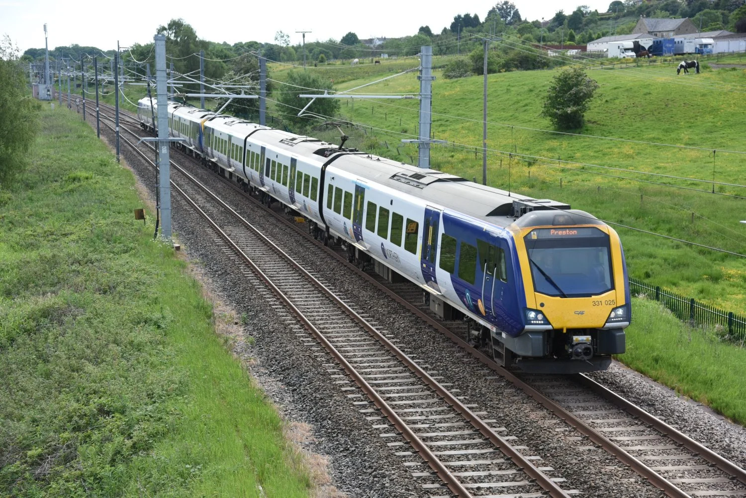 CAF logra dos nuevos contratos de mantenimiento en Reino Unido y Colombia