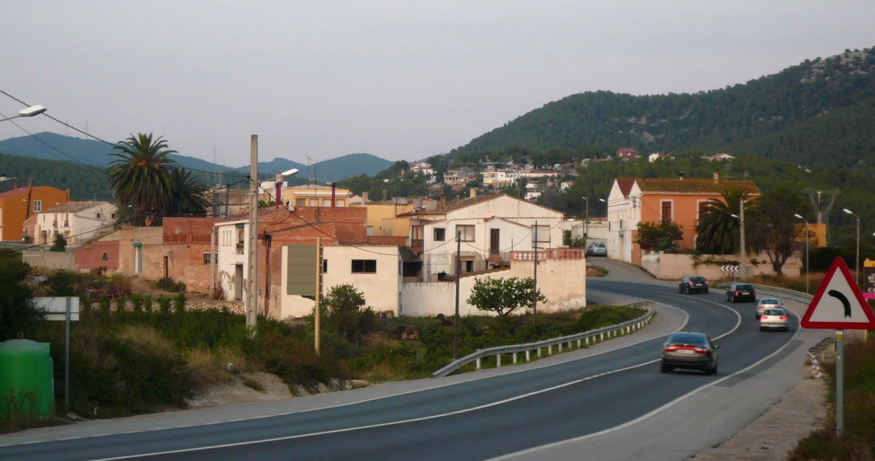 La «Ruta 66» olvidada de España: un viaje nostálgico por la N-340 con paradas de película y sabor a mar