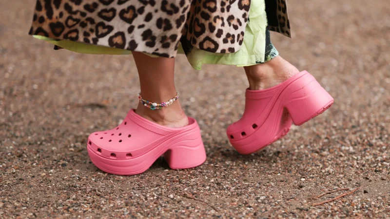 ¿Qué hace tan especiales a estas nuevas sandalias de Crocs?