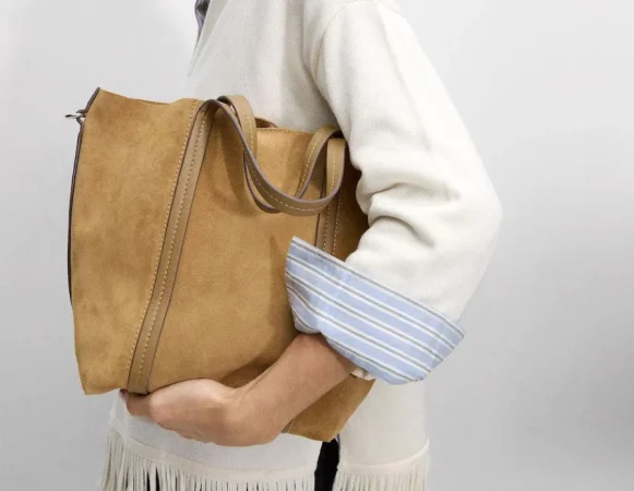 Un básico en color marrón: combinación garantizada