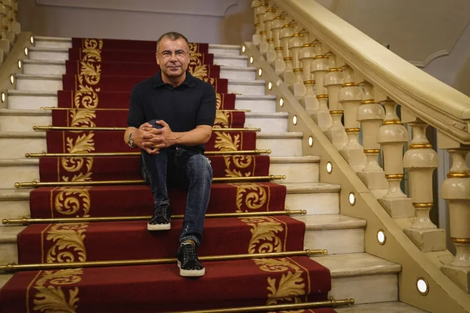 La espectacular casa de 700 metros en la que vive Jorge Javier Vázquez en una lujosa urbanización dentro de Madrid desde hace unos años 74 Merca2.es Un estilo de vida hecho a medida