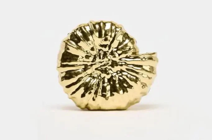 1. Bolso metalizado caracola – 45,95 €