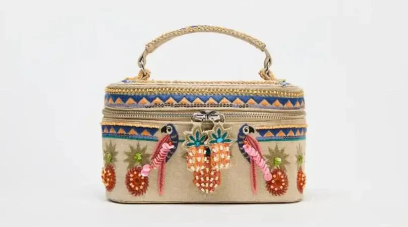 4. Bolso rígido con abalorios tropicales – 35,95 €