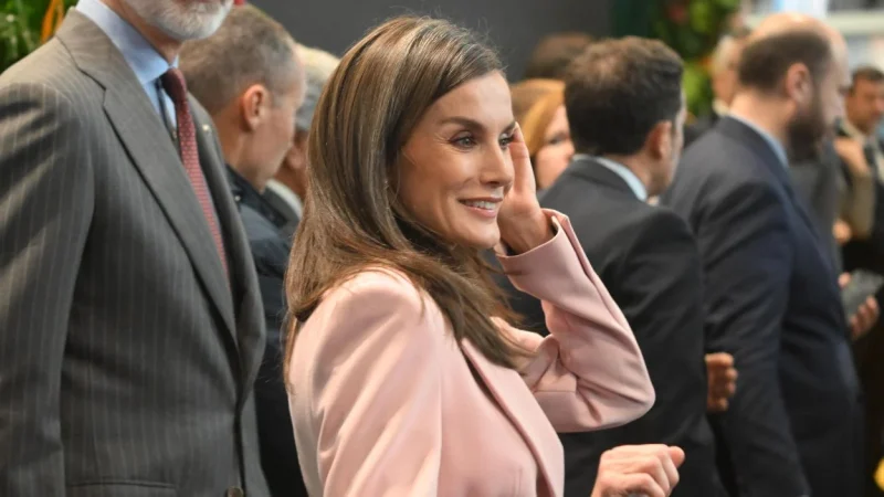 ¿Por qué La reina Letizia sigue a ciertas celebridades?
