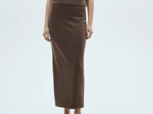 1. Falda de punto con abertura trasera