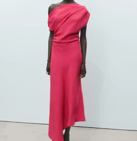 Mango apuesta por el color rosa para que triunfes como invitada 2 Merca2.es