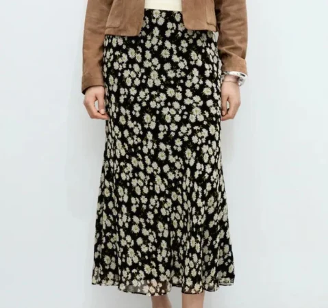 Falda larga evasé con flores: romántica y ligera
