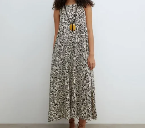 1. Vestido estampado sin mangas – 17,99 €