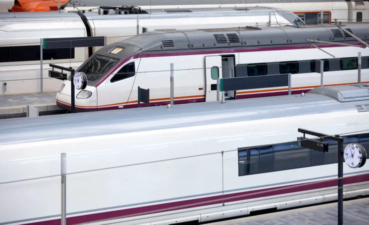 Renfe tira la casa por la ventana con los precios de sus billetes de tren para este verano, desde 9 euros ¡corre qué vuelan! 75 Merca2.es Por qué viajar en tren con Renfe este verano es buena idea