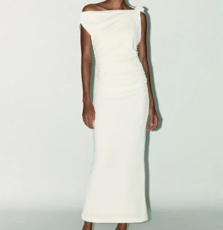 Los 10 vestidos de Zara más elegantes y frescos para este verano