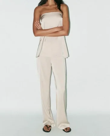 Zara acaba de sacar una impresionante colección de vestidos elegantes para cualquier graduación a precios más que asequibles 71 Merca2.es 6. Conjunto satinado minimal: la belleza está en la sencillez