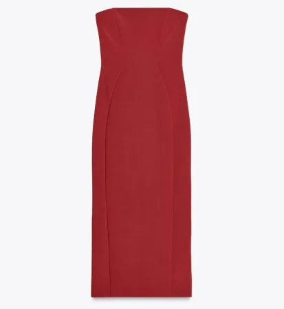 Zara te hará sentirte sexy con esta colección veraniega de vestidos palabra de honor 53 Merca2.es 2. Elegancia sensual con el color rojo