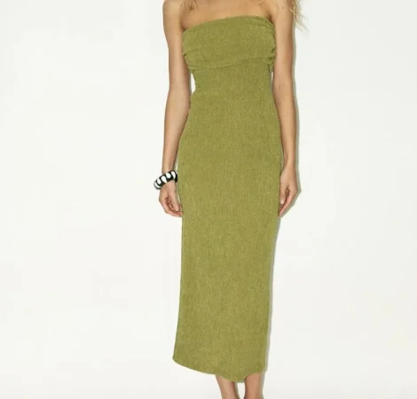 Zara te hará sentirte sexy con esta colección veraniega de vestidos palabra de honor 58 Merca2.es 7. Textura para un look único