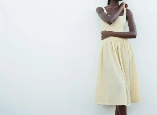 Zara tiene la solución para cualquier evento al que seas invitada, tanto de día como de noche 81 Merca2.es 9. Vestido color vainilla (39,95€) – REF: 4813/323/727