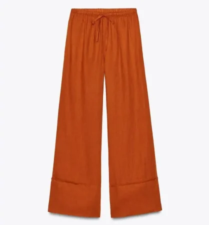 6. Pantalón en tono vitamina - 39,95 euros