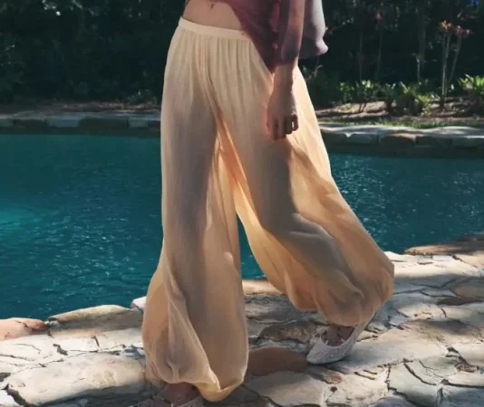 1. Pantalón fluido amarillo - 22,95€